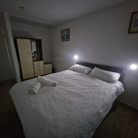 3 Bedroom Furnished House Loughton  Exterior foto